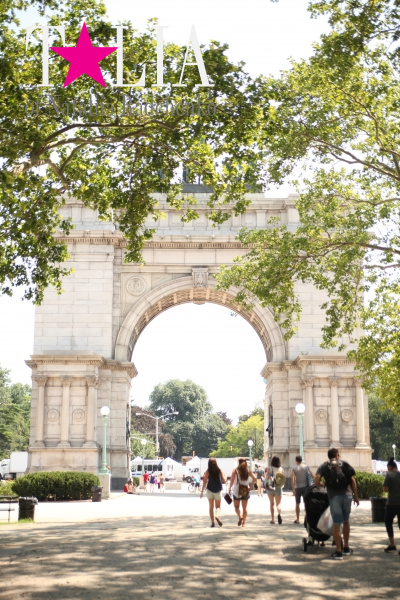 Триумфальная арка на площади Гранд-Арми-Плаза в Бруклине (Grand Army Plaza)